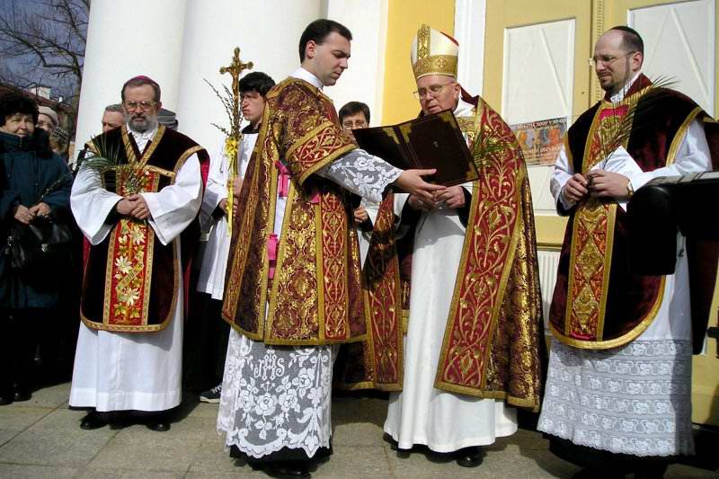 Svěcení kostela Povýšení Sv. Kříže 2005